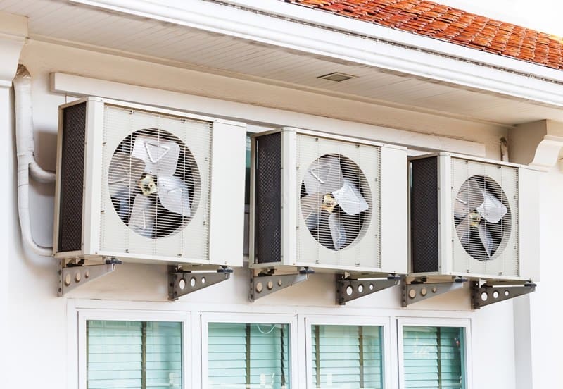 Best Window Fan Reviews: 5 Products to Choose From